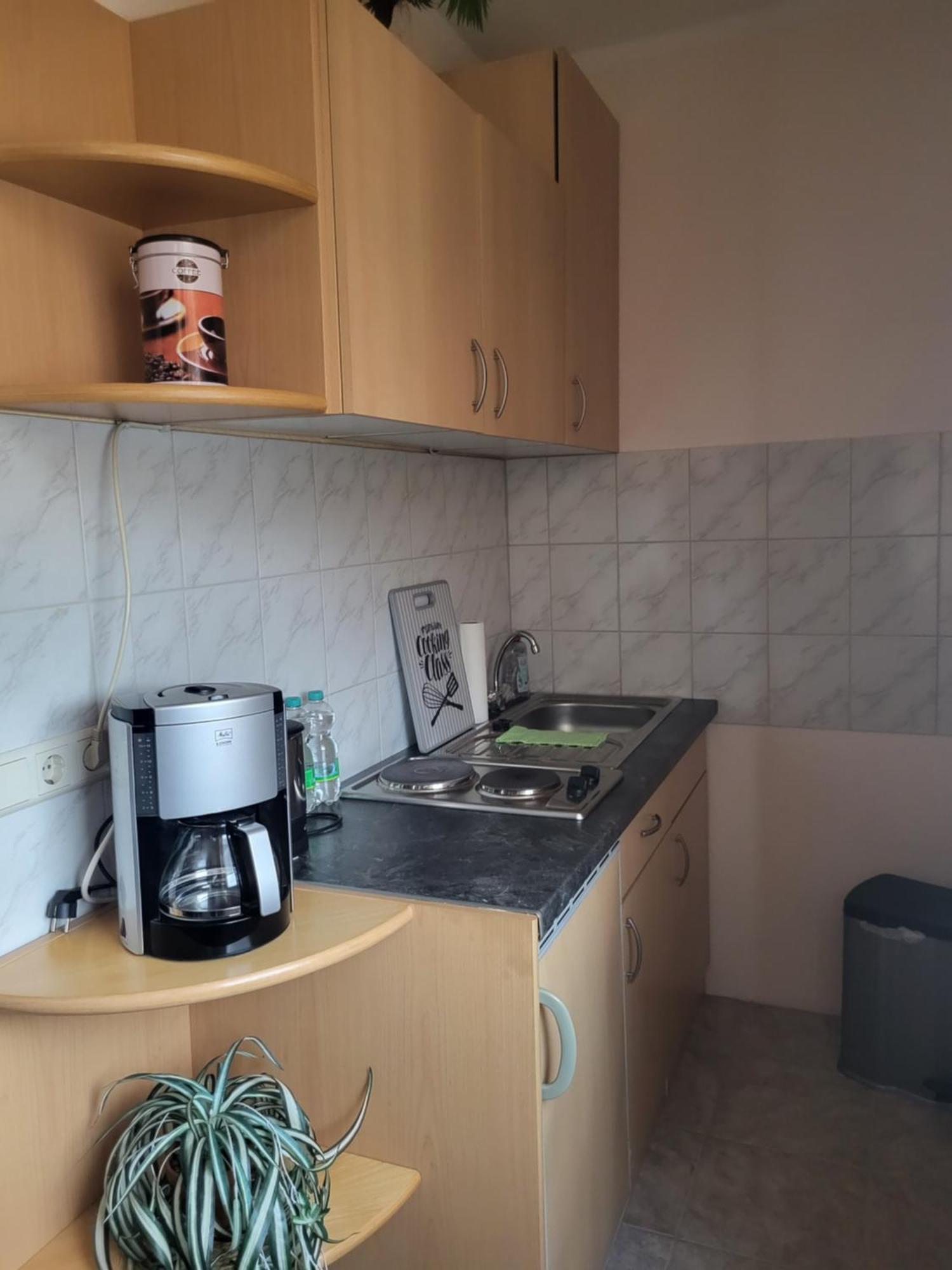 Apartment - Gaestewohnung - Unterkunft Monteure Кемниц Екстериор снимка